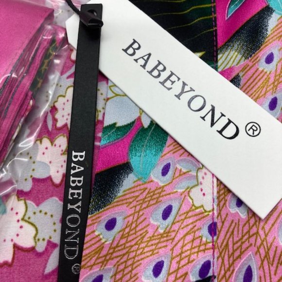 LONG ASIAN-INSPIRED, PRINTED KIMONO/DUSTER WITH BELT—BRAND-NEW W/TAGS! - Picture 3 of 6